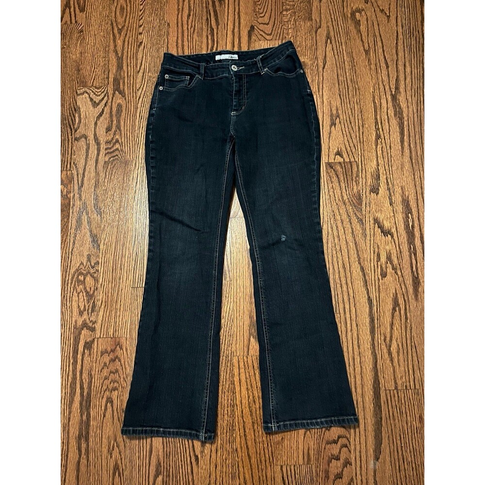 Chico’s Platinum Women’s flare Leg Jeans Medium Blue Denim 0.5 Short/size 6